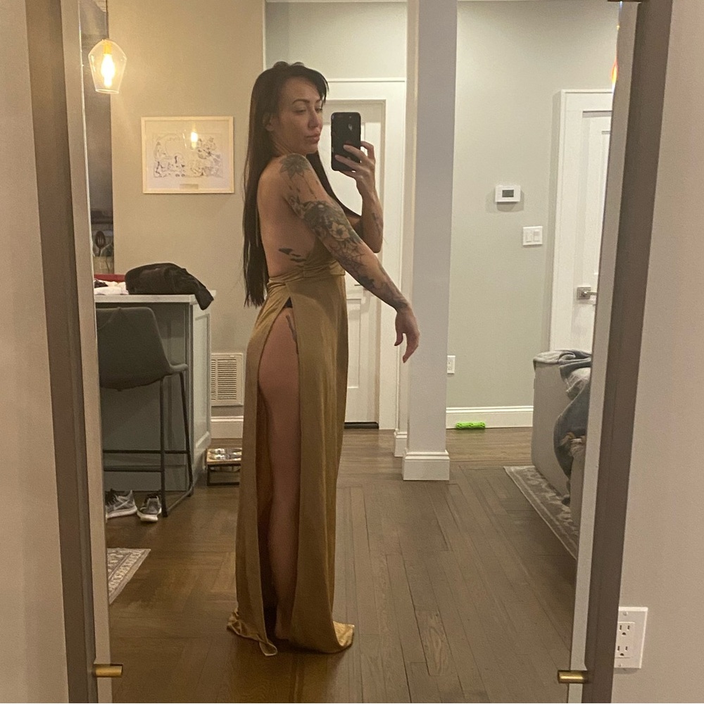 GOLD DRESS - Picture 3 of 3